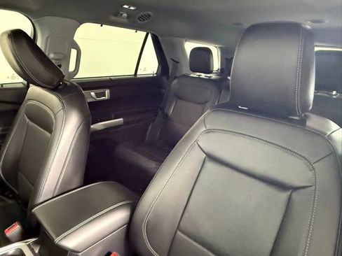 Used 2021 Ford Explorer Limited w/ Equipment Group 301A image 33