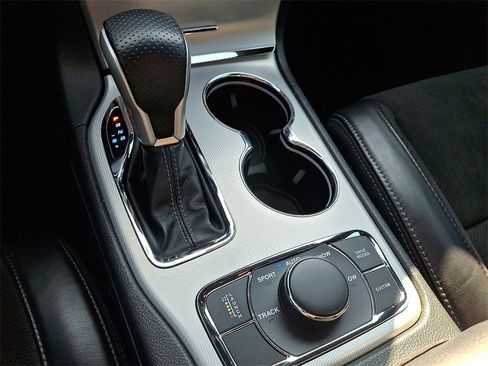 Used 2021 Jeep Grand Cherokee SRT image 15