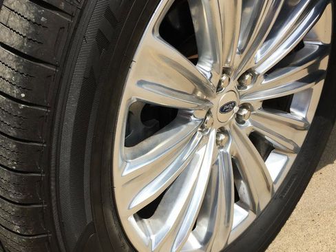 Used 2020 Ford Explorer Limited image 35