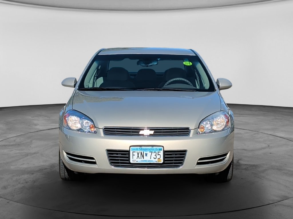 Used 2008 Chevrolet Impala LT FWD image 2