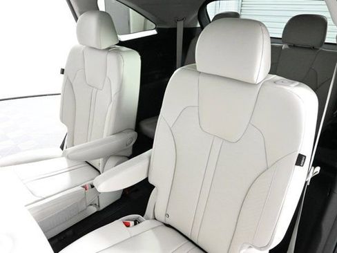 Certified 2025 Kia Sorento SX image 15