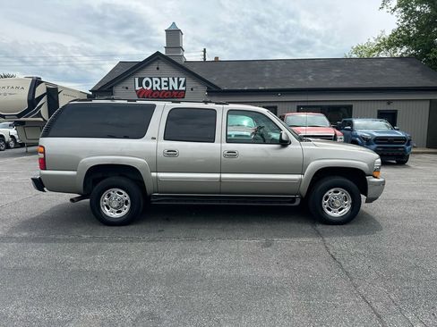 Used 2003 Chevrolet Suburban 2500 LT w/ LT Preferred Equipment Group AWD/4WD image 2