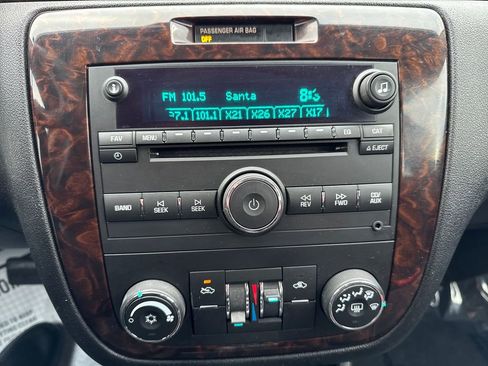 Used 2012 Chevrolet Impala LT w/ LT Sunroof Package image 19