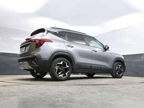 Used 2025 Kia Seltos S image 47