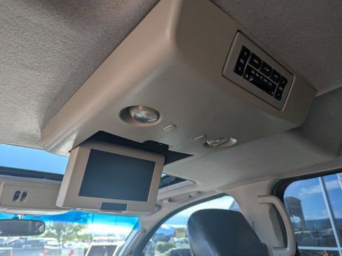 Used 2011 Nissan Titan SL w/ SL Technology Pkg AWD/4WD image 21