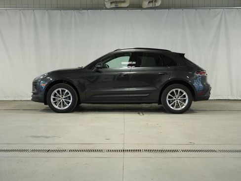 Used 2025 Porsche Macan image 2