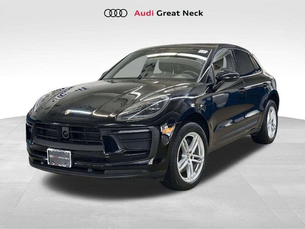 Used 2024 Porsche Macan AWD/4WD image 1