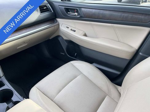 Used 2018 Subaru Outback 3.6R Limited AWD/4WD image 13