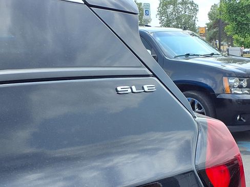 Used 2024 GMC Terrain SLE AWD/4WD image 28