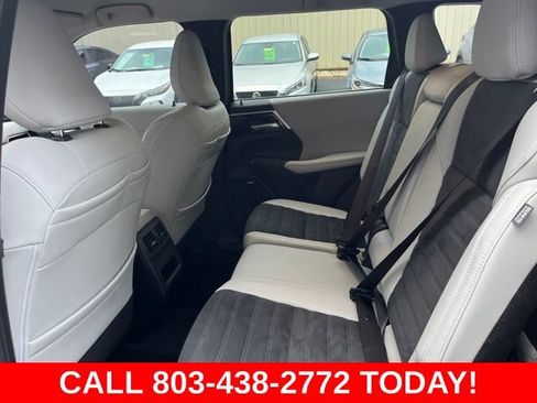 Used 2025 Mitsubishi Outlander SE AWD/4WD image 13