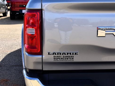 Used 2025 RAM 1500 Laramie image 11