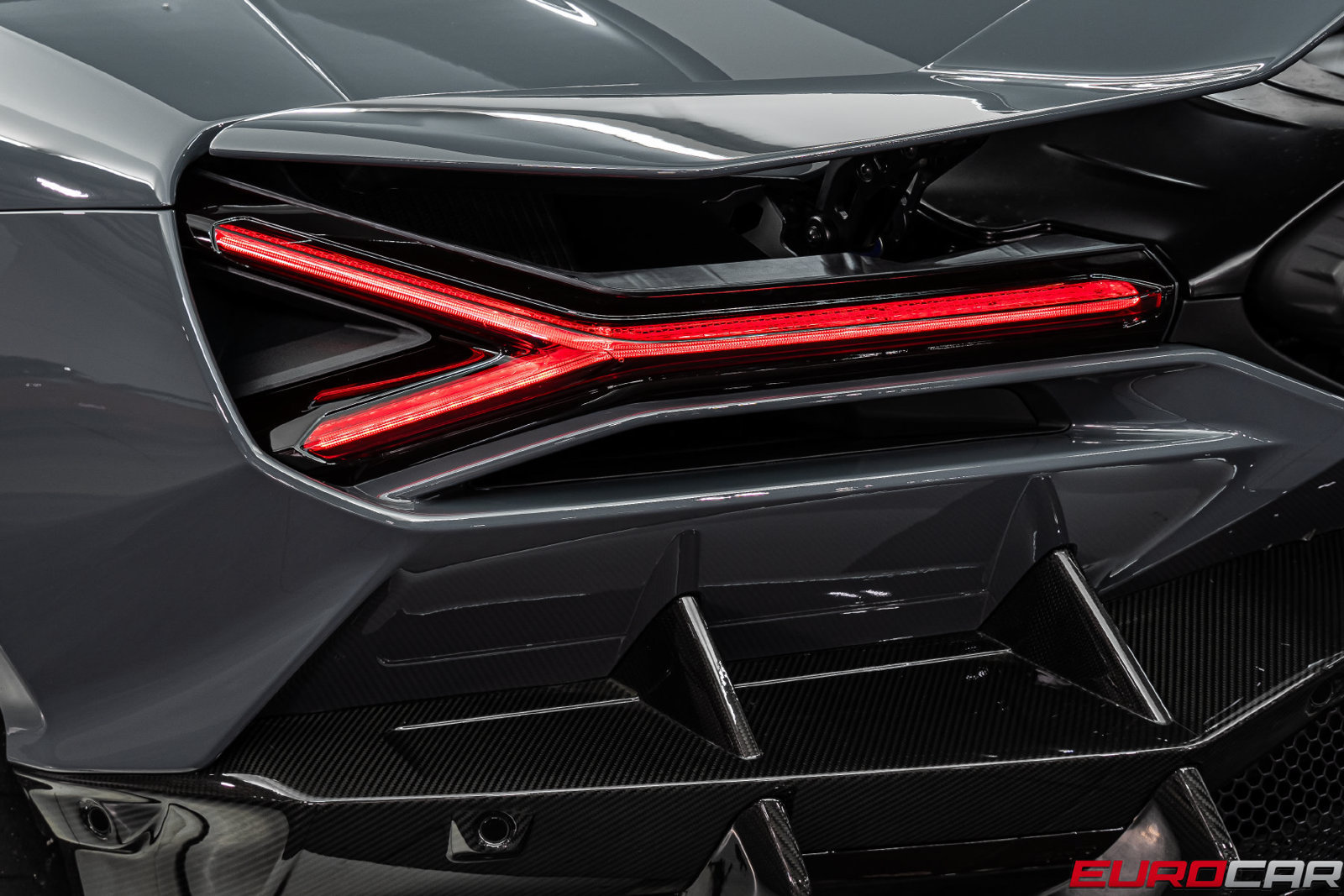 Used 2025 Lamborghini Revuelto AWD/4WD image 24