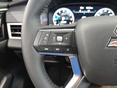 New 2024 Mitsubishi Outlander SEL image 27