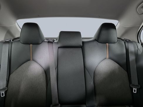 Used 2020 Toyota Camry LE image 29