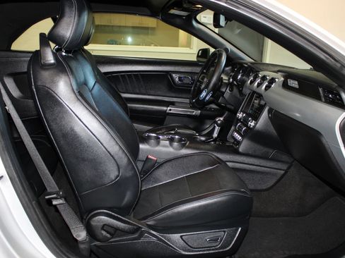 Used 2016 Ford Mustang Premium RWD image 23