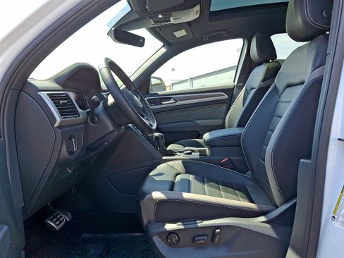 Used 2023 Volkswagen Atlas Cross Sport SEL Premium R-Line AWD/4WD image 3