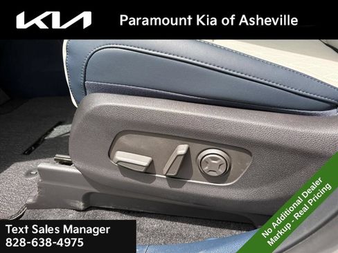 New 2026 Kia Carnival EX FWD image 19