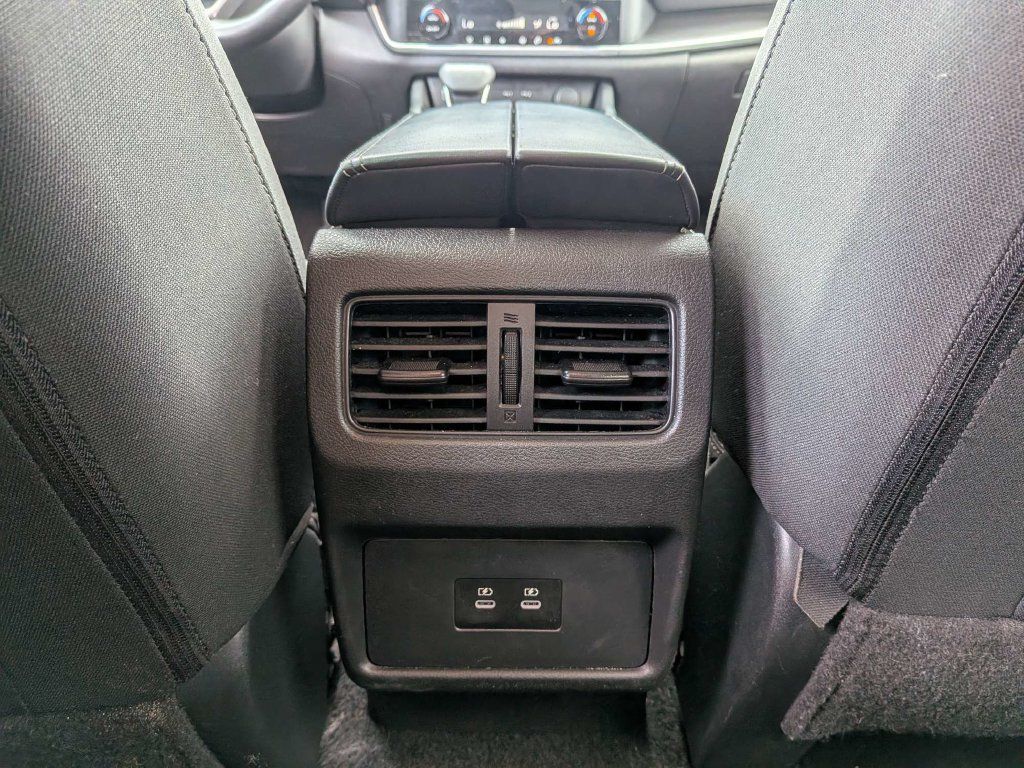 Used 2025 Nissan Rogue SV AWD/4WD image 15