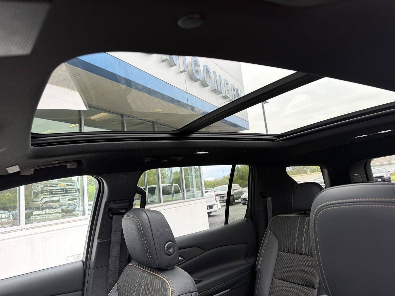 Used 2026 Chevrolet Traverse High Country w/ LPO, Floor Liner Package AWD/4WD image 29