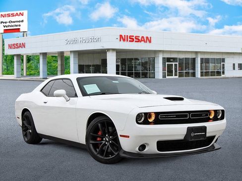 Used 2022 Dodge Challenger GT w/ Performance Handling Group image 1