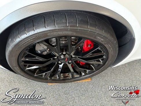 Used 2016 Chevrolet Corvette Z06 w/ 3LZ Preferred Equipment Group RWD image 23
