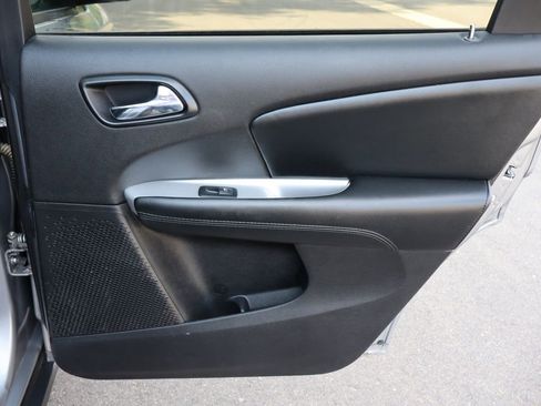 Used 2017 Dodge Journey SE w/ Flexible Seating Group image 26