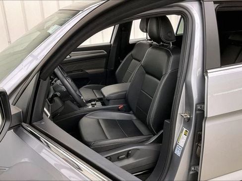 Used 2022 Volkswagen Atlas Cross Sport SE AWD/4WD image 8