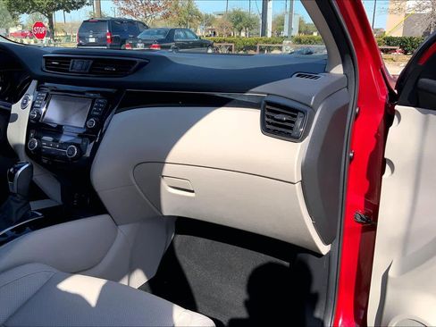 Used 2017 Nissan Rogue Sport SL w/ SL Premium Package image 19