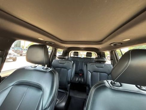 Certified 2024 Jeep Grand Cherokee L Limited w/ Black Appearance Package AWD/4WD image 17