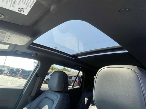 Certified 2025 Chevrolet Equinox LT w/ Convenience Package II image 17