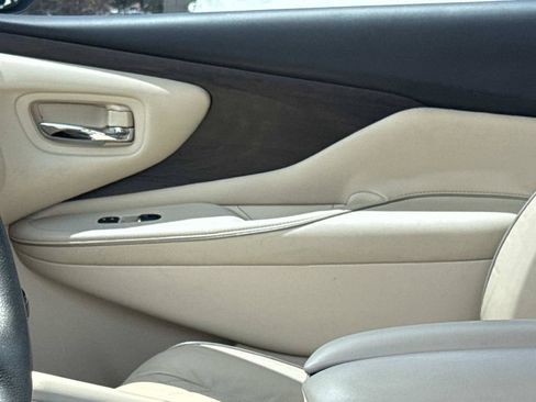 Certified 2019 Nissan Murano Platinum FWD image 23