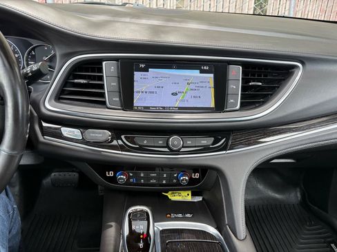 Used 2019 Buick Enclave Avenir w/ Avenir Technology Package AWD/4WD image 9