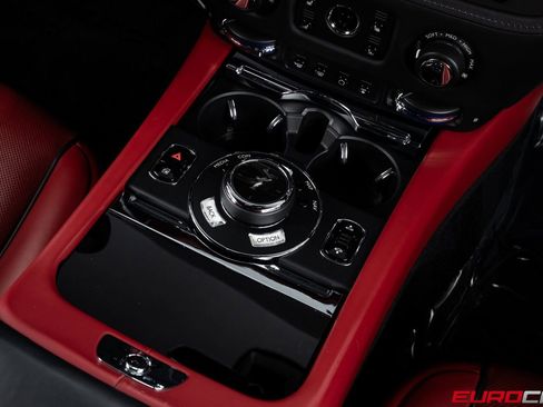 Used 2018 Rolls-Royce Wraith image 24