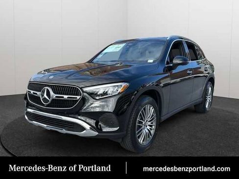 Used 2026 Mercedes-Benz GLC 300 4MATIC image 1