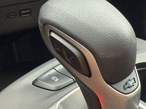 Used 2025 Chevrolet Trax LS FWD image 23