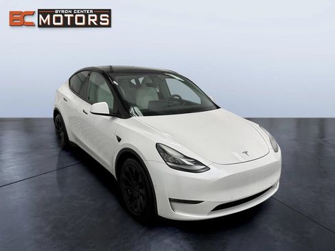 Used 2021 Tesla Model Y Long Range AWD/4WD image 7