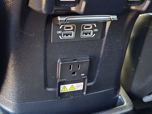 Used 2021 Jeep Wrangler Unlimited Sahara AWD/4WD image 15