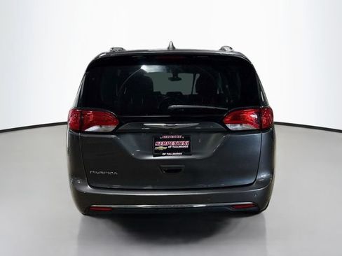 Used 2019 Chrysler Pacifica Touring-L FWD image 7