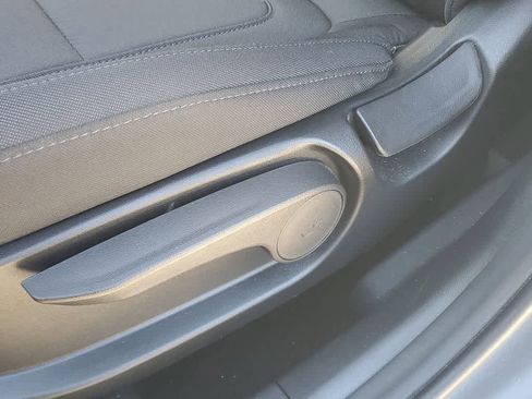 Used 2025 Hyundai Tucson SE image 19