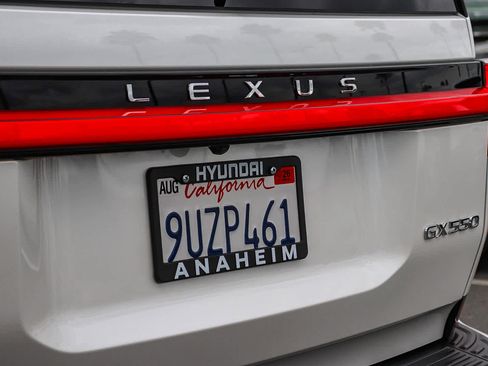 Used 2025 Lexus GX 550 AWD/4WD image 12