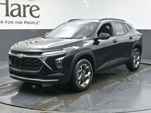 New 2026 Chevrolet Trax LT w/ Sunroof Package image 12