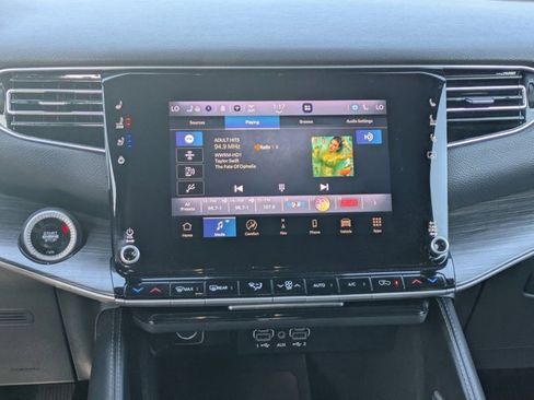 Used 2024 Jeep Wagoneer Series II image 16