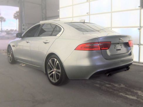 Used 2017 Jaguar XE Premium RWD image 8