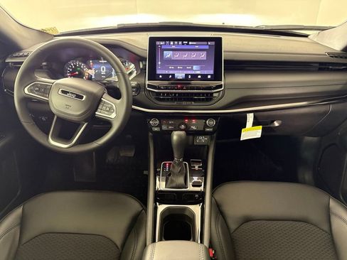 New 2026 Jeep Compass Latitude AWD/4WD image 39