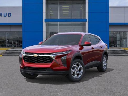 New 2026 Chevrolet Trax LS w/ LS Convenience Package FWD image 30