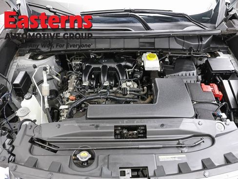 Used 2023 Nissan Pathfinder S AWD/4WD image 7