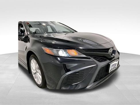 Used 2022 Toyota Camry SE FWD image 36