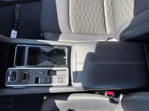 Used 2025 Nissan Pathfinder SV FWD image 44