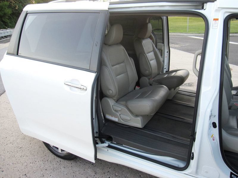 Used 2019 Toyota Sienna XLE w/ XLE Navigation Package AWD/4WD image 27