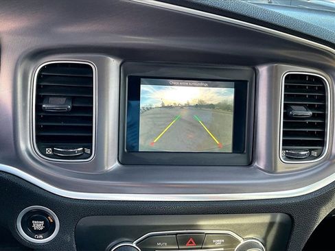 Used 2019 Dodge Charger SXT image 21